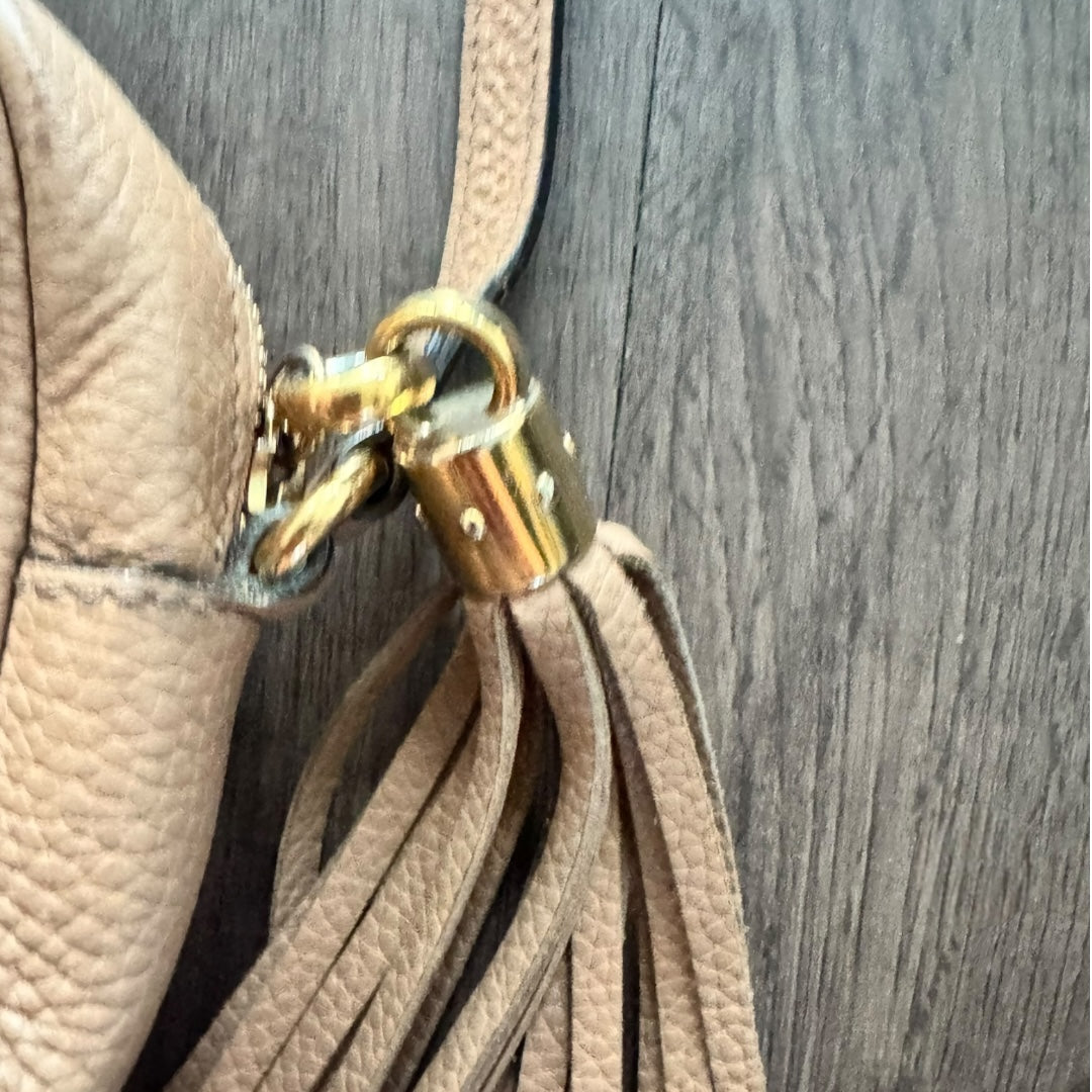 Authentic Gucci soho camera crossbody