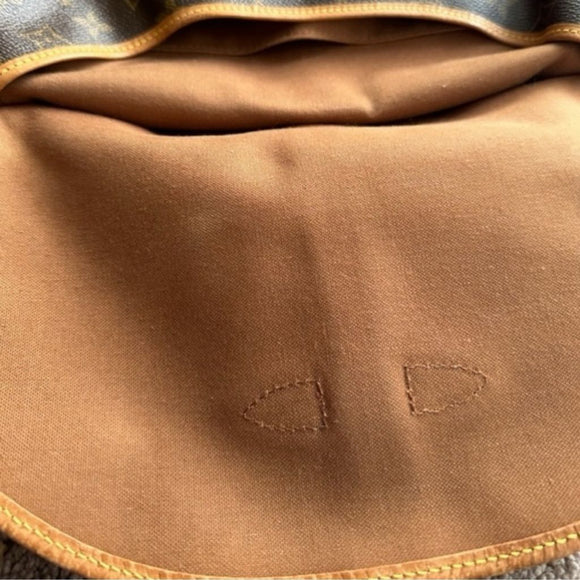 Authentic Louis Vuitton vintage saumur