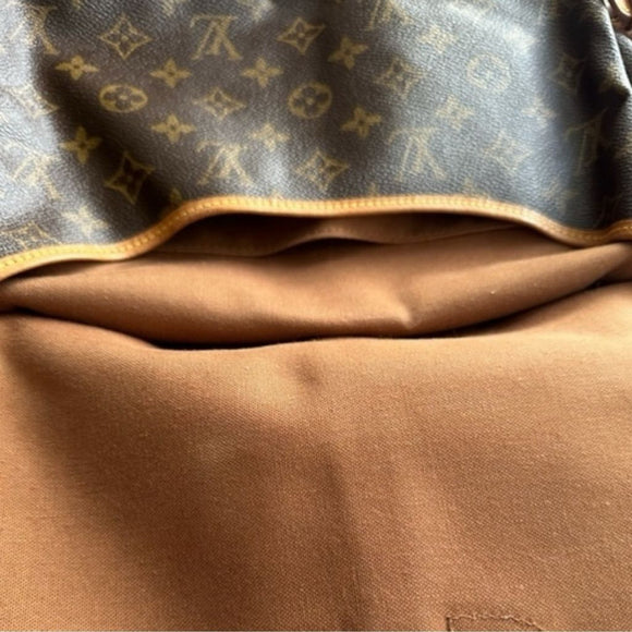 Authentic Louis Vuitton vintage saumur