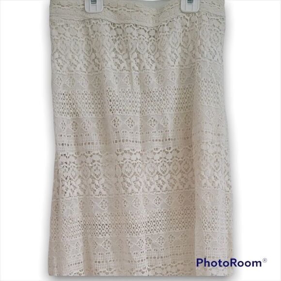 HOLLISTER white lace maxi skirt