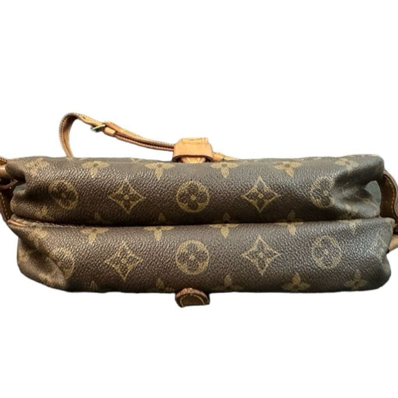 Authentic Louis Vuitton vintage saumur