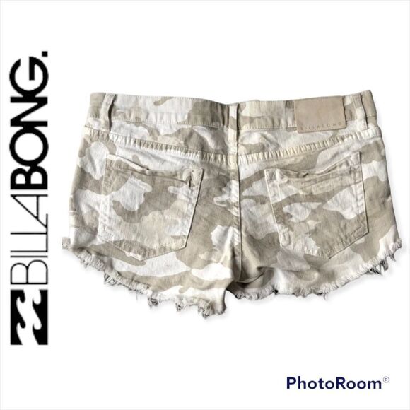 NEW billabong camo distressed denim shorts