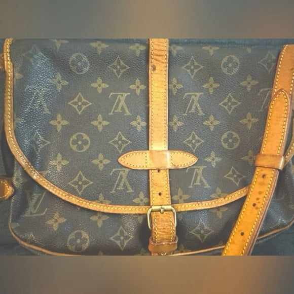 Authentic Louis Vuitton vintage saumur