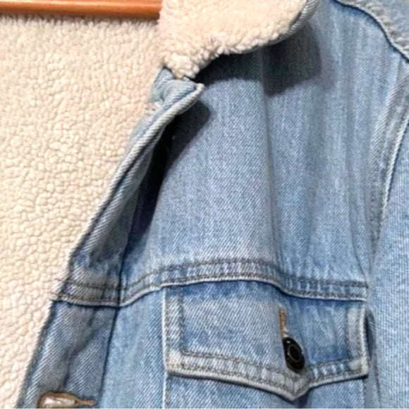 Hard to find aritzia The '90s Ali Sherpa Coat