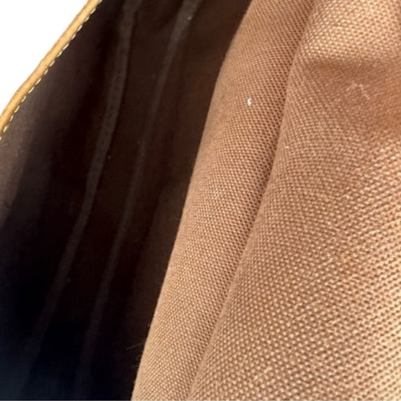 Authentic Louis Vuitton vintage saumur
