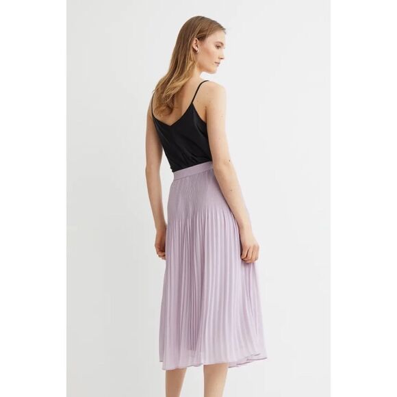 NEW H&M lilac pleated skirt
