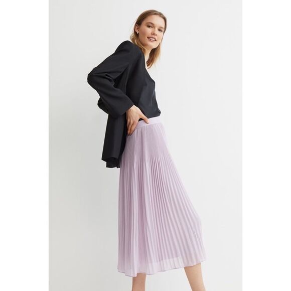 NEW H&M lilac pleated skirt
