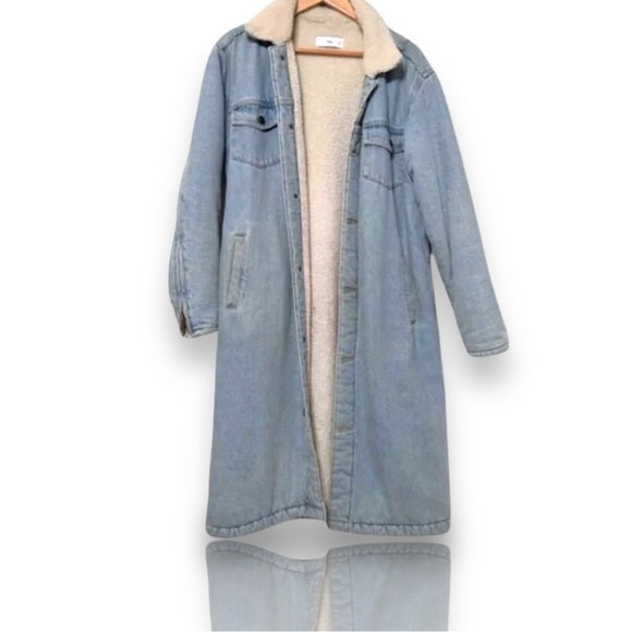 Hard to find aritzia The '90s Ali Sherpa Coat